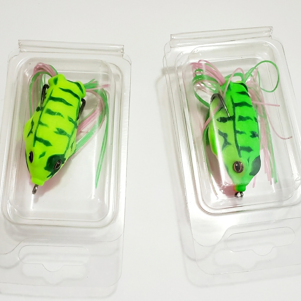 GET 2!  Frogs Topwater Soft Fishing Lure